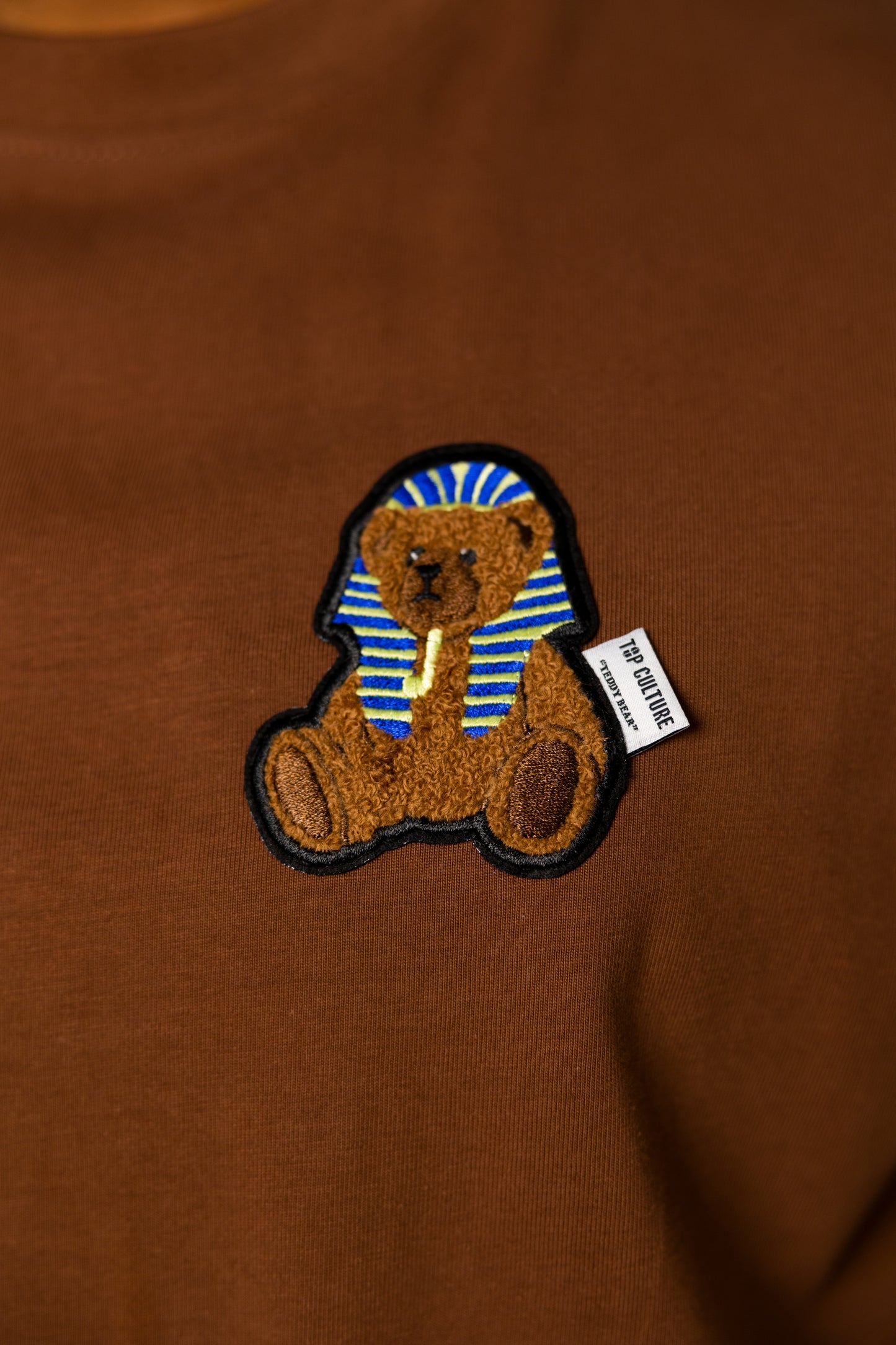 Dark brown fluffy bear Tut t-shirt