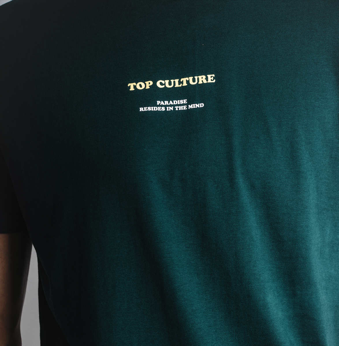 'Paradise' green t-shirt -normal fit